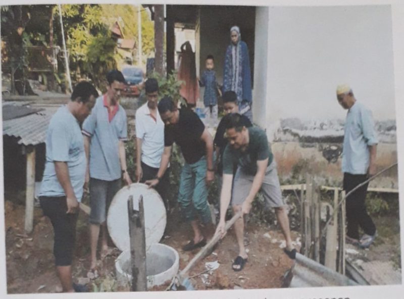 Sosialisasi pembuatan sumur resapan yang dilakukan dosen Faperta UMI Makassar yang dilakukan di depan Kelompok Tani Samatunrue, di Kecamatan Simbang, Kabupaten Maros pada akhir Desember 2019.