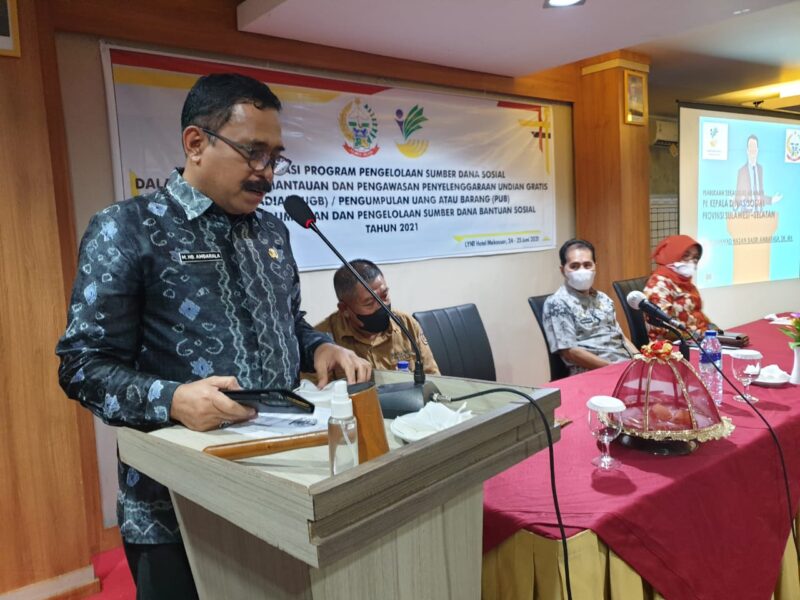 Kadis Sosial Sulsel HM.Hasan Basri Ambarala memberikan sambutan pada pembukaan acara sosialisasi