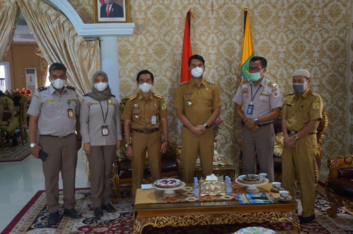  Balai Besar Karantina Pertanian (BBKP) Makassar melakukan audiens dengan Bupati Sinjai Andi Seto Asapa (ASA). Rombongan diterima di Rumah Jabatan Bupati Sinjai, Jalan Persatuan Raya Sinjai, Selasa (10/8/2021)