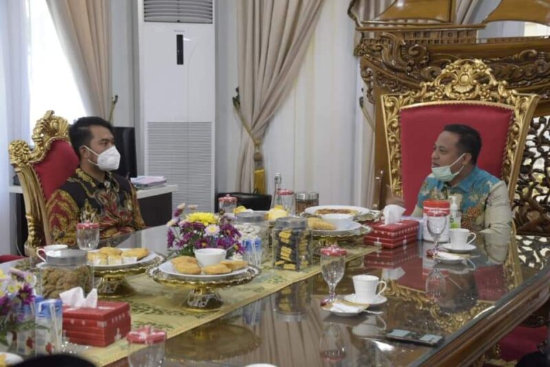 Bupati Sinjai, Andi Seto Asapa (ASA) menemui langsung Pelaksana Tugas (Plt) Gubernur Sulawesi Selatan (Sulsel) Andi Sudirman Sulaiman, di Rumah Jabatan (Rujab) Wakil Gubernur Sulsel, di Jalan Yusuf Daeng Ngawing Makassar, Jumat 6 Agustus 2021.