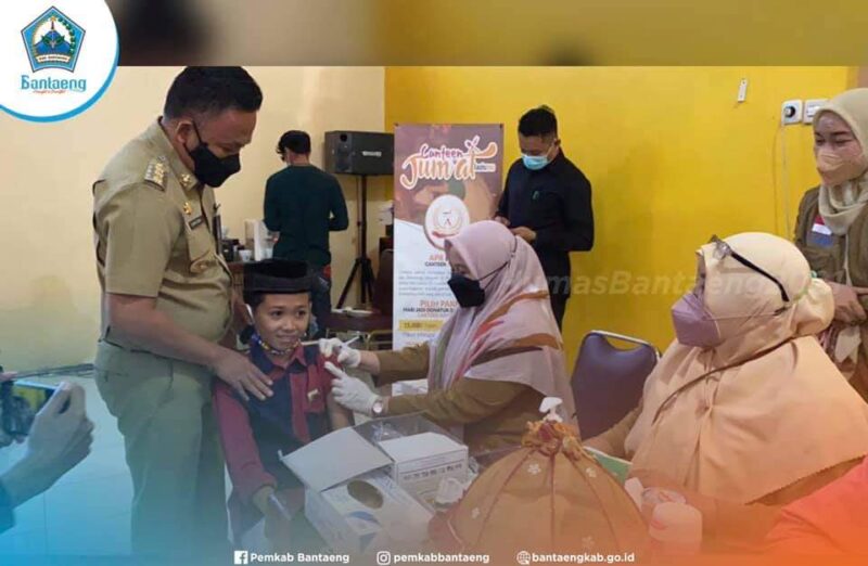 Bupati Bantaeng H.
Ilham Azikin Menyaksikan Langsung Pelaksanaan Vaksinasi Covid 19