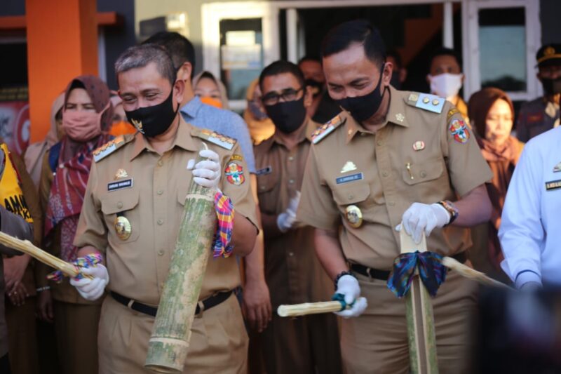 Buoati Wajo H. Amran Mahmud dan Wakil Bupati Wajo H. Amran SE.--humas--
