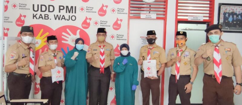 Dalam rangka memperingati Hari Pramuka ke 60, Kwartir Cabang (Kwarcab) Gerakan Pramuka Wajo menggelar kegiatan bakti sosial donor darah yang berlangsung di Kantor PMI Wajo, Sabtu, 14 Agustus 2021.
