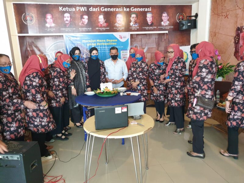 Perayaan HUT IKWI dihadiri Ketua PWI Sulsel, Ketua IKWI Sulsel dan pengurus IKWI Sulsel, Selasa (24/8/21)