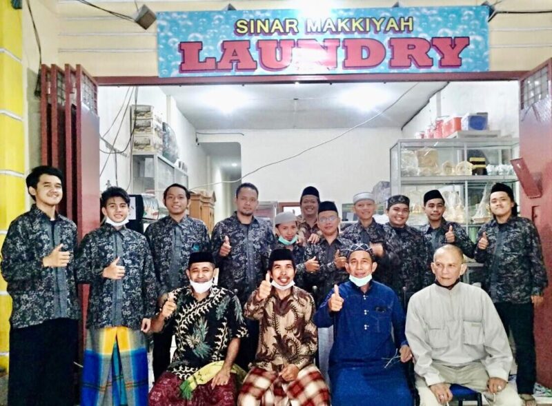 Foto bersama Direktur PT. Darussalam  H Guntur Mas’ud Wawa bersama klega dan karyawan