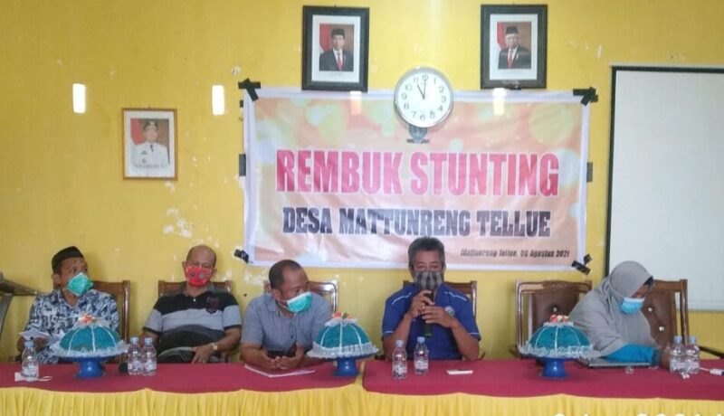 Pemerintah Desa Mattunrengtellue melaksanakan rembug stunting Desa Jumat 6 Agustus 2021 di aula kantor Desa Mattunrengtellue Kecamatan Sinjai Tengah
