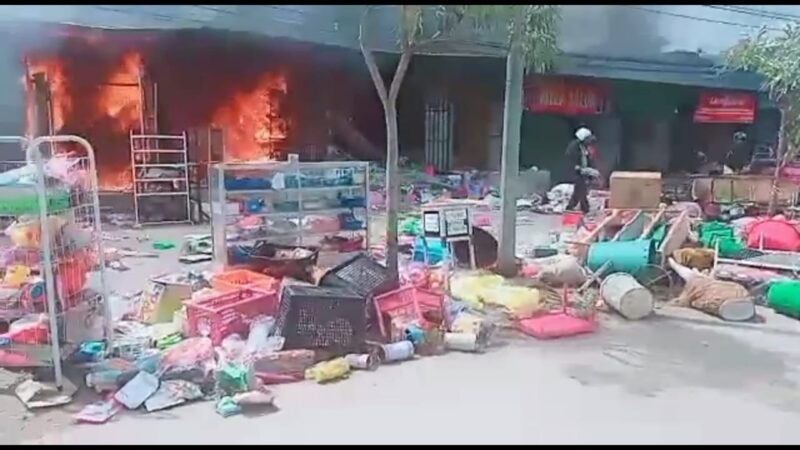 Kebakaran terjadi di jalan Pajaingan Kelurahan Sudiang Raya Kecamatan Biringkanaya Makassar