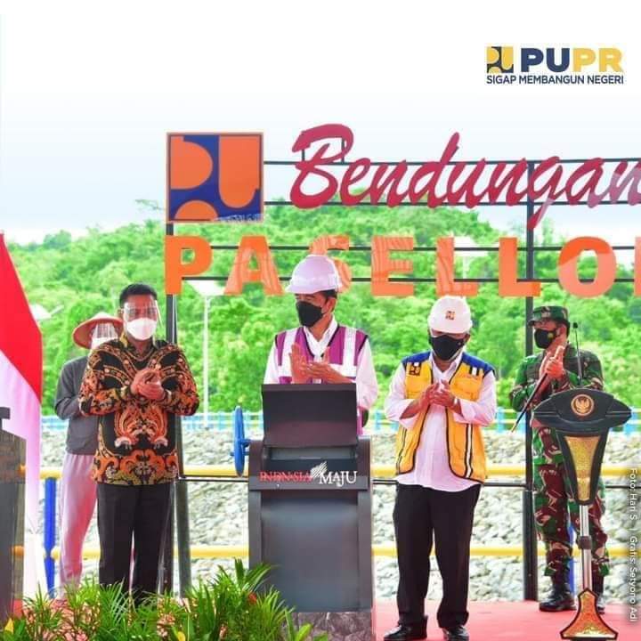 Wakil Ketua komisi V DPR RI Haji Andi Iwan Aras saat  mendampingi Presiden RI Jokowi meresmikan Bendungan Paselloreng pada Kamis 9 September 2021