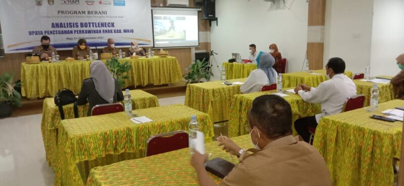 Sosialisasi analisis Bottleneck Upaya Pencegahan Perkawinan Anak yang dilaksanakan Lembaga Pemberdayaan Perempuan (LPP) Bone kerjasama dengan UNICEF di Aula Pertemuan Hotel Sermani Sengkang, Selasa, 21 September 2021