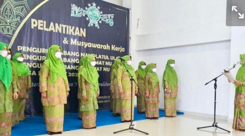Ketua PW Muslimat NU Sulsel Hj Andi Majda M Zain melantik Pengurus Cabang Muslimat NU Kabupaten Barru
