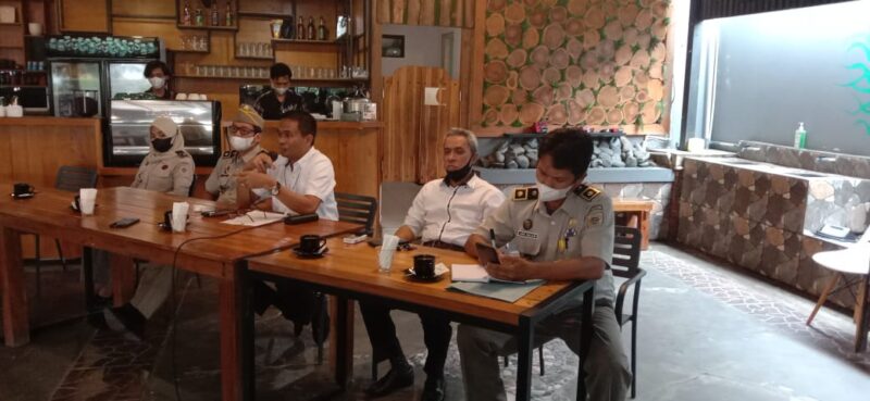 Kepala Kantor Pertanahan Kabupaten Wajo, Syamsuddin, memberikakan sambutan saat jumpa pers, Jumat 24 September 2021 di Cafe Lounge, Jalan Pahlawan Sengkang
