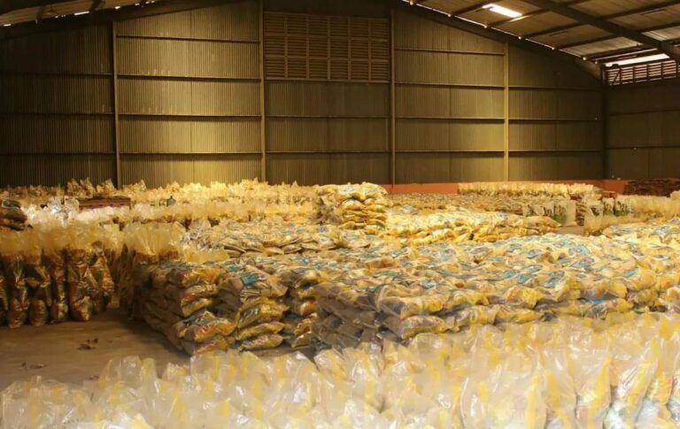 Dinas Sosial Kota Makassar telah merampungkan pendistribusian Bansos Covid 19 APBD Tahun 2021 tahap pertama sebanyak 70.488 paket ke 153 Kelurahan, sabtu 11 September 2021