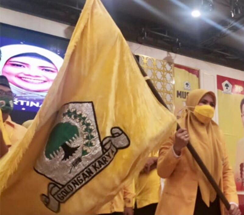 Ketua DPD II Golkar Maros Hj Suhartina Bohari