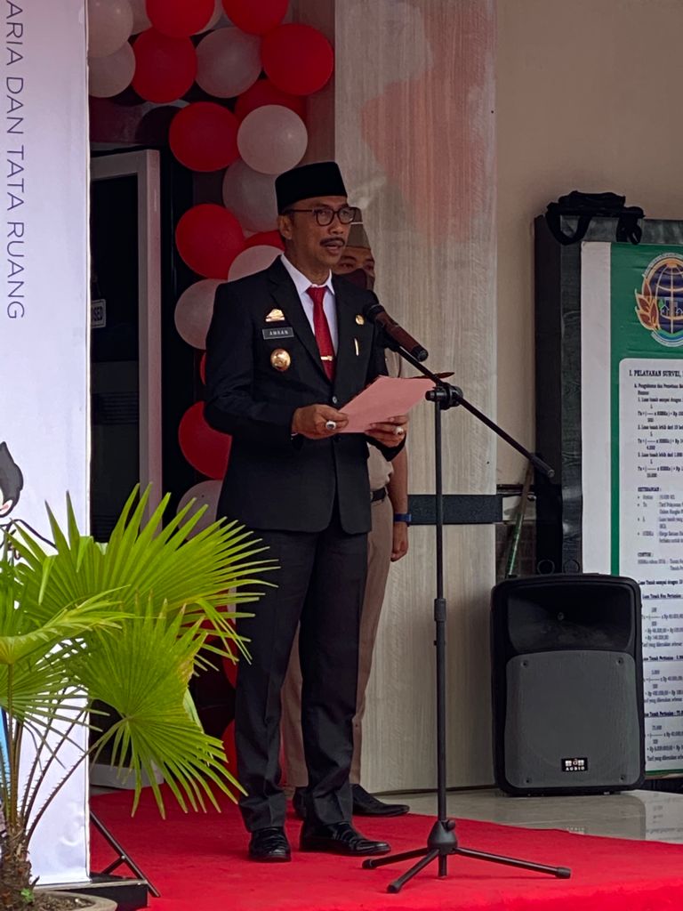 Wakil Bupati Wajo, Amran, menjadi inspektur upacara (irup) peringatan hari ulang tahun (HUT) ke-61 Undang-Undang Pokok Agraria (UUPA) tingkat Kabupaten Wajo, Sulawesi Selatan, Jumat, 24 September 2021