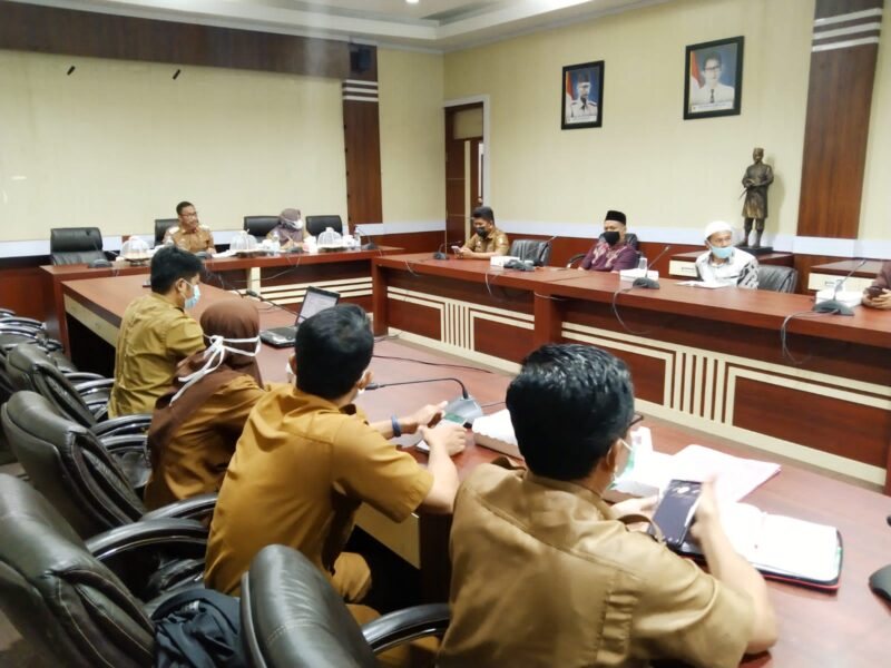 Wakil Bupati Wajo H. Amran Mahmud memimpin rapat koordinasi panitia pelaksanana MTQ sekaligus rapat pemantapan persiapan, Senin (20/09/2021) bertempat di Ruang Rapat Pimpinan Kantor Bupati Wajo