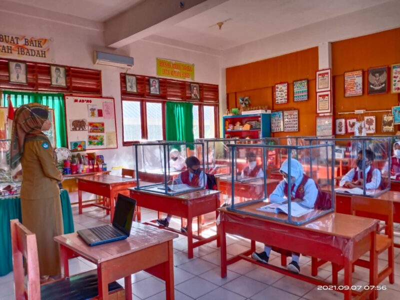 Dengan Prokes yang ketat, SDN 2 Maddukkelleng menggelar Pembelajaran Tatap Muka terbatas