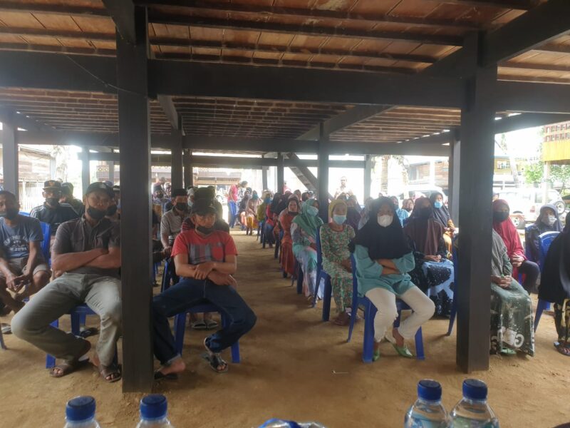 Tampak antusias masyarakat mengikuti sosialisasi Perda Anggota DPRD Sulsel Andi Tenri Liweng. Bahkan masyarakat menggunakan waktu tersebut menyamoaikan aspirasinya