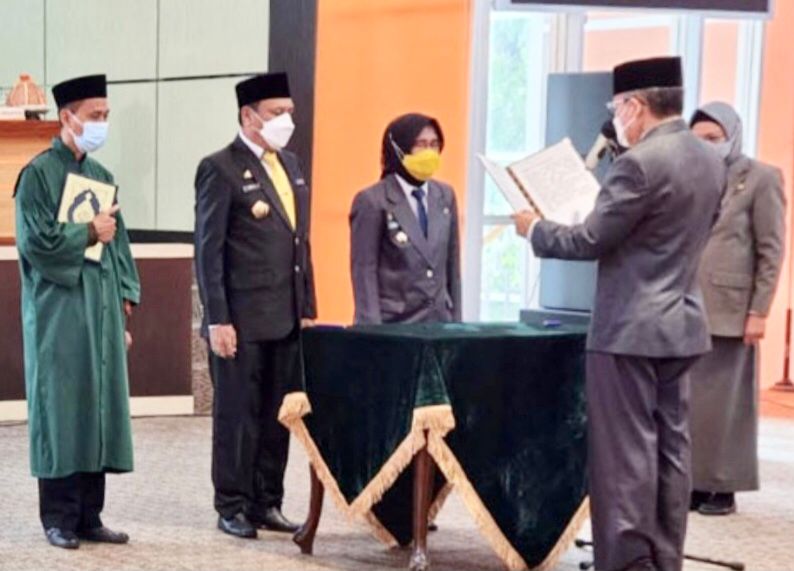 Walikota Parepare H. Taufan Pawe Sulsel melantik Andi Rusia sebagai Kepala Dinas P3A dan Jumadi sebagai Sekwan DPRD