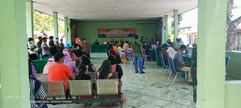 Sebanyak 144 warga menjalani vaksinasi tahap II Covid-19 Astrazeneca yang digekar Kodim 1406/Wajo di Kantor Makodim 1406/Wajo, Jl Kejaksaan No 55 Sengkang, Kelurahan Bulupabbulu, Kecamatan Tempe, Selasa 14 september 2021
