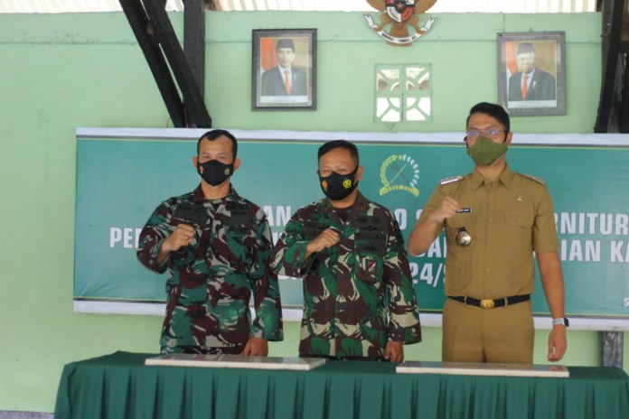 Foto Bupati Sinjai Andi Seto Asapa dan Dandim 1424 Sinjai bersama Komandan Korem (Danrem) 141 Toddopuli, Brigjen TNI Djashar.