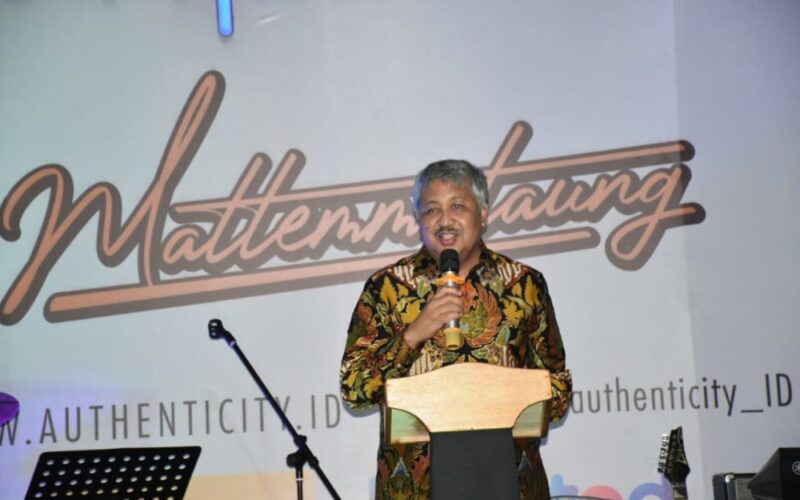 Buoati Pinrang Irwan Hamid memberikan sambutan pada egiatan dengan tajuk Mattemutaun yang digelar Kesatuan Pelajar Mahasiswa Pinrang (KPMP) Kota Palu dalam rangka Milad ke – 35, Ahad (10/10/2021).