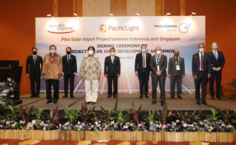 Medco Power, PacificLight Power dan Salim Grup Ekspor Energi Listrik Terbarukan Berbasis PLTS ke Singapura