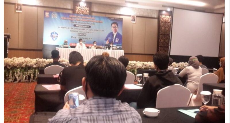 Sosialisasi Peraturan Perundang-Undangan Tahun Anggaran 2021 Angkatan XV bertema Peraturan Daerah Kota Makassar Kota Makassar Nomor : 5 Tahun 2018, Tentang Perlindungan Anak, di Hotel Harper by Aston Makassar, Minggu (3/10/2021).