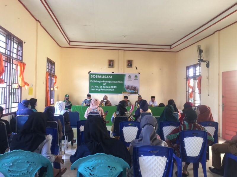 Suasana sosialisasi UUD Perkawinan dan UU Perlindungan Perempuan dan Anak yang digelar mahasiswa KKN UIN Alauddin