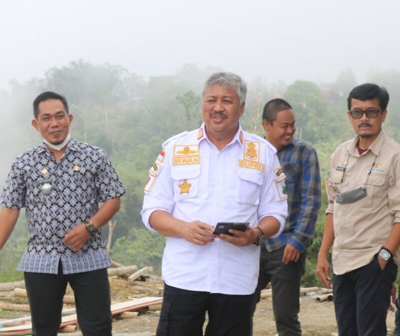 Bupati Pinrang Irwan Hamid didampingi sejumlah kepala OPD tinjau Puskesmas Sali Sali