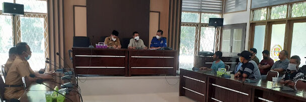 Nelayan ikan di Danau Tempe saat melakukan aspirasi di DPRD Wajo terkait larangan mencari ikan di Danau Tempe wilayah Sabbangparu.