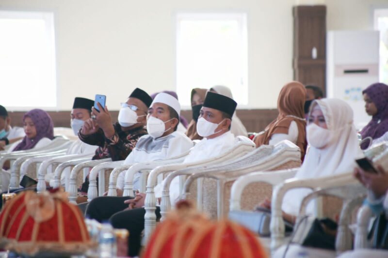 Ikatan Keluarga Sekolah Menengah Atas Negeri 2 (Ikasmada) Sengkang, atau yang berubah nama sekarang menjadi SMA 3 Wajo, menggelar peringatan Maulid Nabi Muhammad SAW, Ahad 7 November 2021 di Ruang Pola Kantor Bupati Wajo.