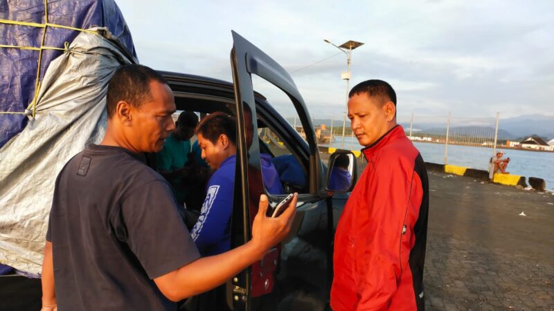 Polsek Pitumpanua saat mengamankan Seorang warga Sidrap kedapatan membawa sabu, Kamis (11/11/2021) pagi.