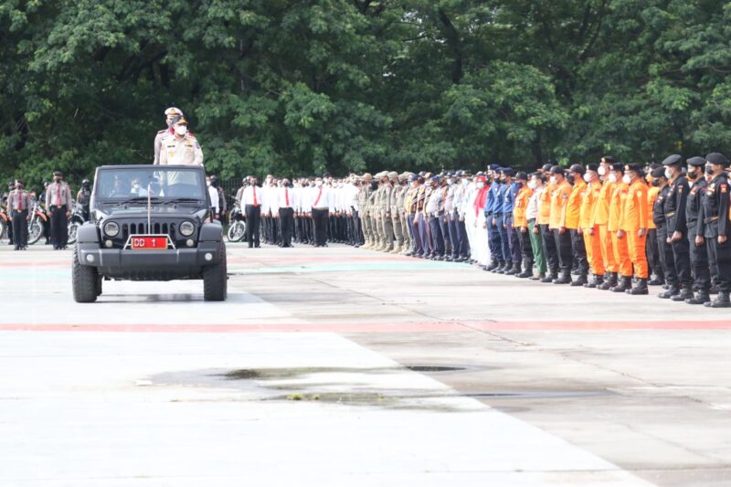 Suasana apel gelar pasukan Operasi Lilin, jamin keamanan Natal dan Tahun Baru serta cegah penyebaran covid 19.