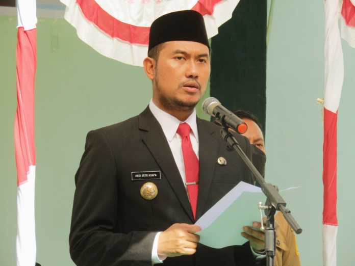 Bupati Sinjai Andi Seto Asapa (ASA) memberikan sambutan saat menjadi Inspektur Upacara peringatan Hari Amal Bakti (HAB) Kementerian Agama RI ke-76 tingkat Kabupaten Sinjai  di Halaman Kantor Kemenag Sinjai, Senin 3 Januari 2022.--sinjaikab--