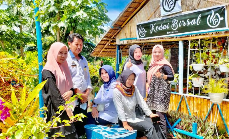 Kasi Sapras dan Tim teknis Dikbud didampingi pengelola Lembaga Kursus.