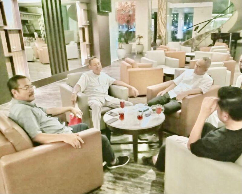 Perbincangan dengan Ketum PWI untuk meminta kesediaan hadiri Lounching Pedoman Rakyat online.