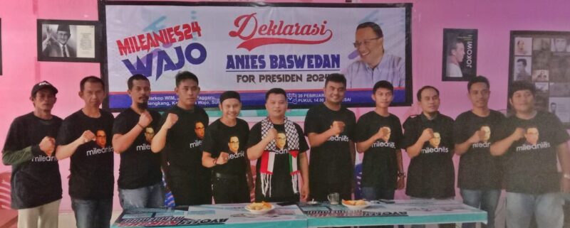 Foto bersama Relawan Mileanies24 Kabupaten Wajo usai mendeklarasikan dukungan ke Anies Baswedan untuk Maju Pilpres 2024