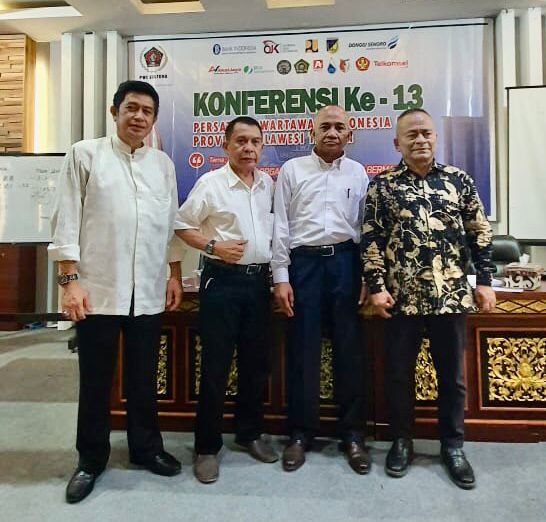 FOTO Bersama usai pelihan Ketua PWI dan Ketua DKP bersama Atal S. Depari,(kanan) Ketum PWI Pusat , Tri Putra Toana, Ketua PWI terpilih, Mahmud Matangara, Ketua DKP, dan H Zulkifli Gani Otto, Ketua Bidang Organisasi PWI Pusat (kiri)