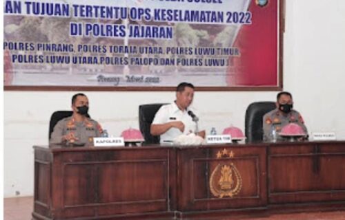 Ketgam, Ketua Tim Audit Irwasda Polda Sulsel (tengah) didampingi Kapolres Pinrang.