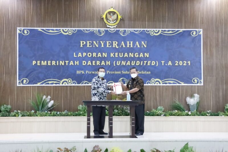 Wabup Pinrang serahkan laporan keuangan tahun 2021 kepada BPK