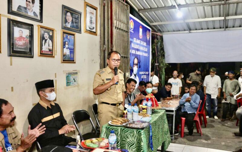 Wali Kota Makassar, Ir. Moh. Ramdhan Pomanto, Didampingi Kadispora Makassar, Andi Pattiware, Membuka Secara Resmi Catur Ramadhan Cup Vetsel Chess Club, Selasa Malam 12 April 2022.