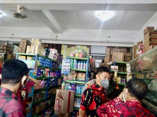 Tim Pengendalian Inflasi Daerah (TPID) Kabupaten Gowa, Melakukan Pemantauan Langsung di Beberapa Pasar, Kamis 31 Maret 2022.