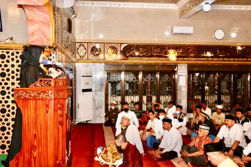 Wakil Wali Kota Makassar, Fatmawati Rusdi, Mengingatkan Masyarakat Membayar Zakat, Saat Melakukan Safari Ramadhan, Kamis 28 April 2022.