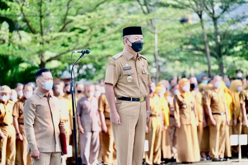 Wakil Bupati Gowa, H. Abd. Rauf Malaganni, Menegaskan Kepada Seluruh ASN Lingkup Pemkab Gowa, Untuk Tidak Menambah Libur Lebaran, Saat Memimpin Upacara Pengibaran Bendera, di Kantor Bupati Gowa, Senin 9 Mei 2022.