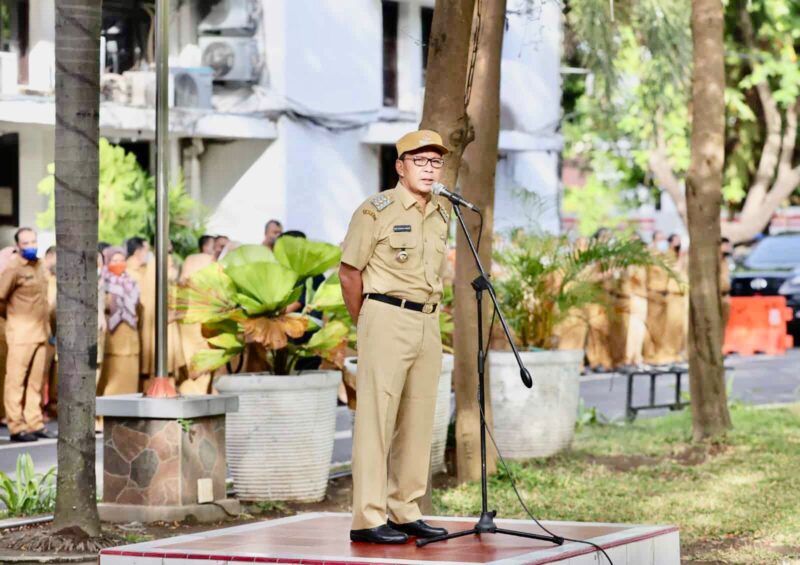 Wali Kota Makassar, Ir. Moh. Ramdhan Pomanto, Memimpin Apel Pagi dan Halal Bihalal, Bersama Pegawai ASN dan Non ASN Lingkup Pemkot Makassar, Senin 9 Mei 2022.