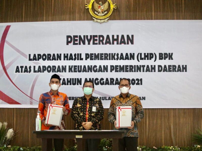 Wali Kota Makassar, Ir. Moh. Ramdhan Pomanto, Menerima Predikat Wajar Tanpa Pengecualian (WTP) dari BPK Perwakilan Provinsi Sulsel, Jum'at 20 Mei 2022.