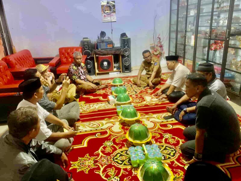 Kepala Dinas Pendidikan Provinsi Sulsel, Dr. Setiawan Aswad, M.Dev, Plg, Mengunjungi Korban yang Selamat dan Keluarga Korban, di Kabupaten Pangkep, Senin 30 Mei 2022.