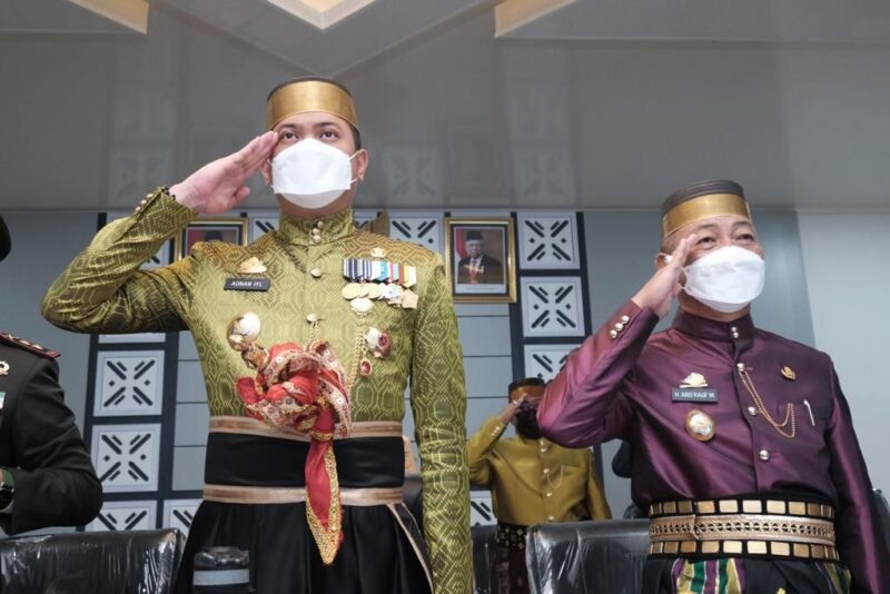 Bupati Gowa Adnan Purichta Ichsan, Bersama Dengan Wakil Bupati Gowa H. Abd Rauf Malaganni, Mengikuti Upacara Hari Lahir Pancasila, secara Virtual di Peace Room A'Kio, Kantor Bupati Gowa, Rabu 1 Juni 2022.