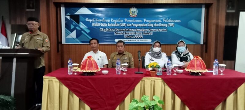Kepala Bidang Dayasos Dinas Sosial Provinsi Sulsel Drs.Jamaris mewakili Kadis Sosial membuka Rakor pemantauan UGB dan PUB.