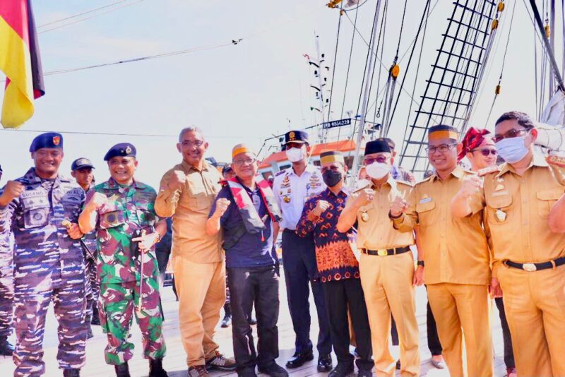 Wakil Bupati Gowa, H. Abd Rauf Malaganni, Menghadiri Pelepasan Pelayaran Muhibah Budaya Jalur Rempah, di Pelabuhan Soekarno-Hatta, Kota Makassar, Senin 6 Juni 2022.